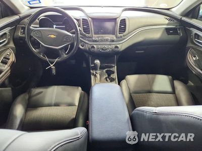 Zdjęcie 8 z 13 samochodu: 2018 CHEVROLET IMPALA LT VIN:2G1105SA2J9117537 - miniatura