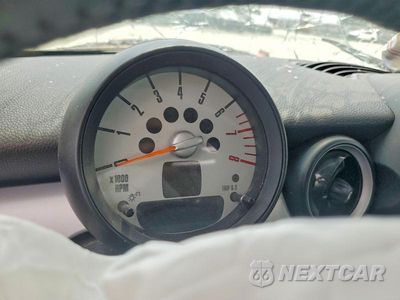 Zdjęcie 17 z 24 samochodu: 2011 MINI COOPER VIN:WMWSU3C50BT092618 - miniatura