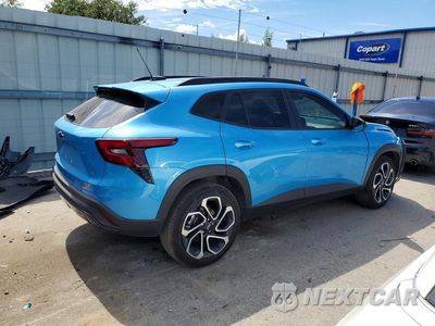 Trzecie zdjęcie samochodu z tyłu: 2025 CHEVROLET TRAX 2RS VIN:KL77LJEP8SC323471 - miniatura