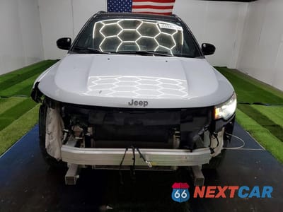 Piąte zdjęcie samochodu w środku: 2025 JEEP COMPASS LIMITED VIN:3C4NJDCN5ST614405 - miniatura