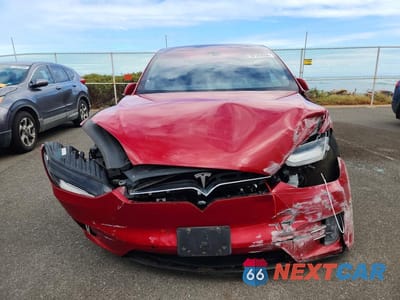 Piąte zdjęcie samochodu w środku: 2016 TESLA MODEL X VIN:5YJXCBE24GF017634 - miniatura