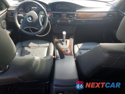 Zdjęcie 8 z 12 samochodu: 2010 BMW 335 XI VIN:WBAPL3C55AA407996 - miniatura