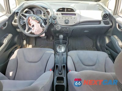 Zdjęcie 8 z 12 samochodu: 2012 HONDA FIT VIN:JHMGE8H37CS000369 - miniatura