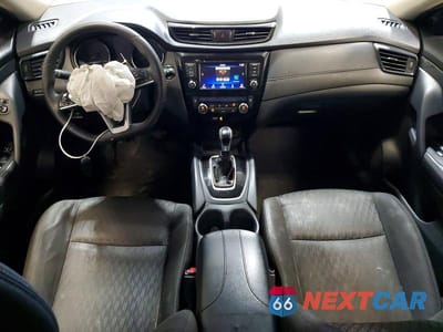 Zdjęcie 8 z 13 samochodu: 2020 NISSAN ROGUE SV VIN:KNMAT2MV1LP510446 - miniatura