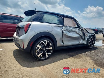 Trzecie zdjęcie samochodu z tyłu: 2025 MINI COOPER S VIN:WMW23GD0XS2W25559 - miniatura