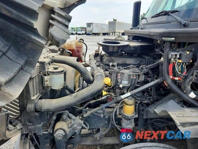 Zdjęcie 7 z 10 samochodu: 2019 INTERNATIONAL LT625 SEMI TRUCK 512500 MILES NEEDS 2 BATTARIES VIN:3HSDZTZR3KN611135 - miniatura