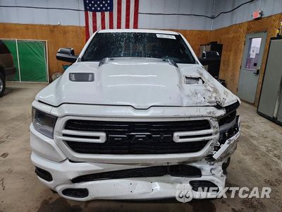 Piąte zdjęcie samochodu w środku: 2020 RAM 1500 SPORT VIN:1C6SRFTTXLN253087 - miniatura