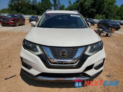 Piąte zdjęcie samochodu w środku: 2018 NISSAN ROGUE VIN:KNMAT2MT7JP530986 - miniatura