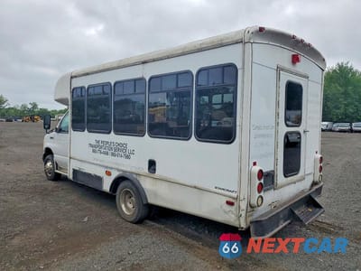 Trzecie zdjęcie samochodu z tyłu: 2007 FORD ECONOLINE E450 SUPER DUTY CUTAWAY VAN VIN:1FDXE45S57DA61196 - miniatura