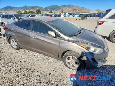 Czwarte zdjęcie samochodu z boku: 2015 HYUNDAI ELANTRA SE VIN:5NPDH4AE3FH562580 - miniatura
