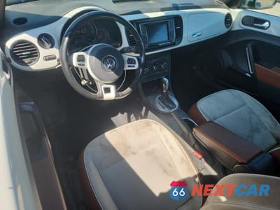 Zdjęcie 8 z 12 samochodu: 2017 VOLKSWAGEN BEETLE 1.8T VIN:3VWF17AT4HM625726 - miniatura