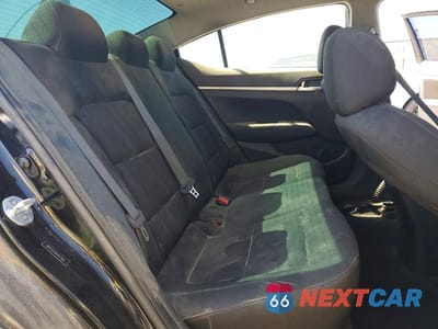 Zdjęcie 10 z 12 samochodu: 2019 HYUNDAI ELANTRA SE VIN:5NPD74LF8KH417568 - miniatura