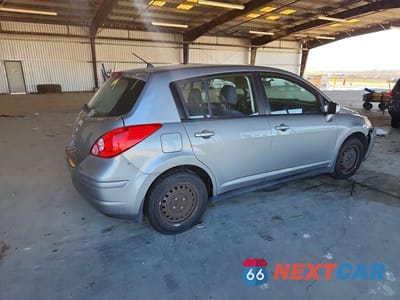 Trzecie zdjęcie samochodu z tyłu: 2009 NISSAN VERSA 1.8 S VIN:3N1BC13E59L404525 - miniatura