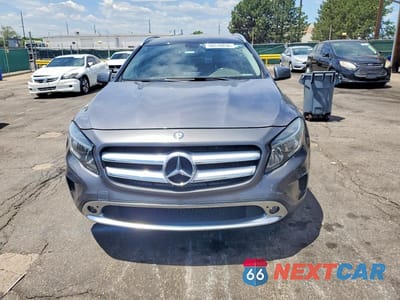Piąte zdjęcie samochodu w środku: 2015 MERCEDES-BENZ GLA 250 4MATIC VIN:WDCTG4GB0FJ182836 - miniatura