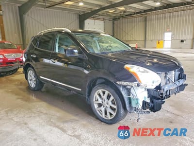 Czwarte zdjęcie samochodu z boku: 2013 NISSAN ROGUE S VIN:JN8AS5MV3DW140813 - miniatura