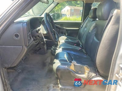 Zdjęcie 7 z 12 samochodu: 2005 CHEVROLET SILVERADO C3500 VIN:1GCJC39275E318855 - miniatura