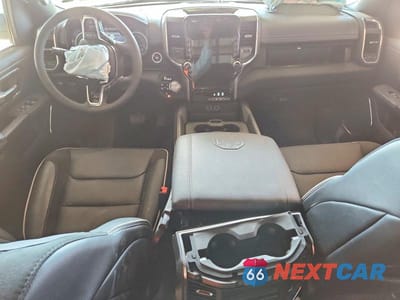Zdjęcie 8 z 12 samochodu: 2026 RAM 1500 LARAMIE VIN:3C6SRFJP4T4177267 - miniatura