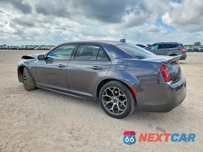 Drugie zdjęcie samochodu z przodu: 2018 CHRYSLER 300 S VIN:2C3CCABG8JH142988 - miniatura