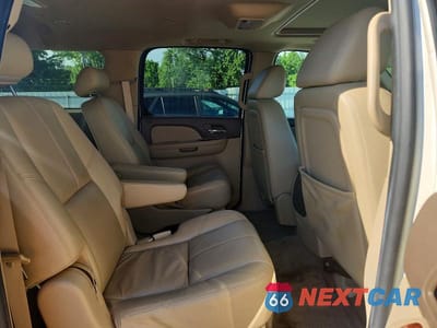 Zdjęcie 11 z 13 samochodu: 2009 GMC YUKON XL VIN:1GKFK36369R250007 - miniatura