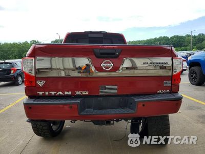 Zdjęcie 11 z 24 samochodu: 2017 NISSAN TITAN XD PLATINUM RESERVE VIN:1N6AA1F42HN569557 - miniatura