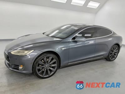 2013 TESLA MODEL S 5YJSA1DP0DFP16312 - główne zdjęcie licytacji z USA - miniatura