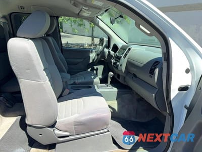 Piąte zdjęcie samochodu w środku: 2017 NISSAN FRONTIER S VIN:1N6BD0CT1HN766415 - miniatura