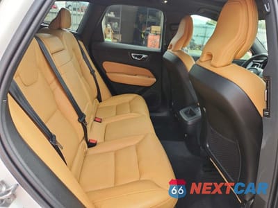 Zdjęcie 11 z 13 samochodu: 2020 VOLVO XC60 T5 MOMENTUM VIN:YV4102RK6L1561819 - miniatura