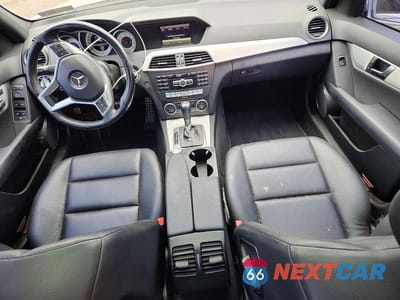 Zdjęcie 8 z 13 samochodu: 2013 MERCEDES-BENZ C 300 4MATIC VIN:WDDGF8AB3DR285876 - miniatura