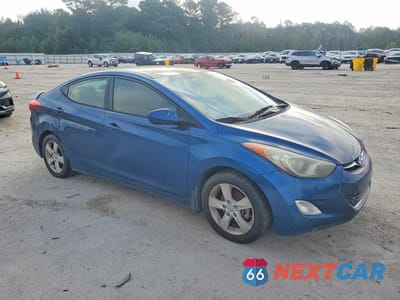 Czwarte zdjęcie samochodu z boku: 2013 HYUNDAI ELANTRA GLS VIN:KMHDH4AE3DU998375 - miniatura