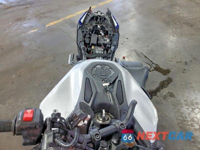 Piąte zdjęcie samochodu w środku: 2025 YAMAHA MT09 SP VIN:JYARN95E6SA002555 - miniatura