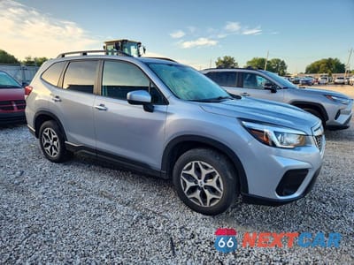 Czwarte zdjęcie samochodu z boku: 2020 SUBARU FORESTER PREMIUM VIN:JF2SKAGC0LH565008 - miniatura