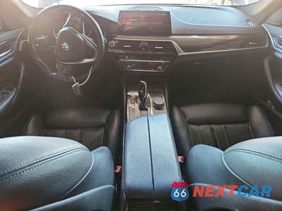Zdjęcie 8 z 12 samochodu: 2018 BMW 530E VIN:WBAJA9C52JB252784 - miniatura