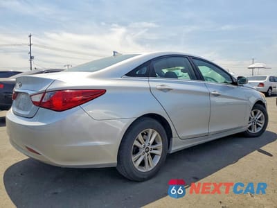 Trzecie zdjęcie samochodu z tyłu: 2013 HYUNDAI SONATA GLS VIN:5NPEB4AC0DH740656 - miniatura