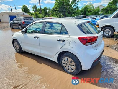 Drugie zdjęcie samochodu z przodu: 2018 KIA RIO 5-DOOR LX VIN:3KPA25ABXJE120411 - miniatura