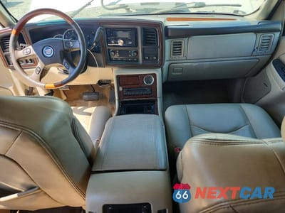 Zdjęcie 8 z 13 samochodu: 2004 CADILLAC ESCALADE ESV VIN:3GYFK66N14G288293 - miniatura