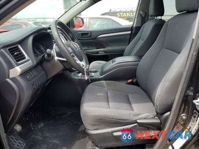 Zdjęcie 7 z 13 samochodu: 2018 TOYOTA HIGHLANDER LE VIN:5TDBZRFH8JS817683 - miniatura