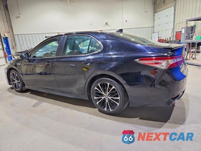 Drugie zdjęcie samochodu z przodu: 2018 TOYOTA CAMRY HYBRID SE VIN:4T1B21HK2JU002479 - miniatura