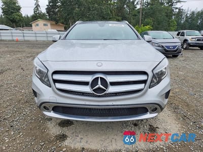 Piąte zdjęcie samochodu w środku: 2017 MERCEDES-BENZ GLA 250 4MATIC VIN:WDCTG4GB5HJ357827 - miniatura