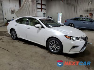 Czwarte zdjęcie samochodu z boku: 2016 LEXUS ES 300H VIN:JTHBW1GG2G2108214 - miniatura