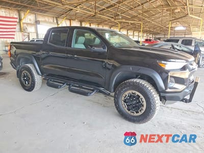 Czwarte zdjęcie samochodu z boku: 2025 CHEVROLET COLORADO ZR2 VIN:1GCPTFEK8S1234743 - miniatura