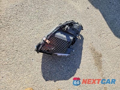 Zdjęcie 12 z 13 samochodu: 2021 MERCEDES-BENZ C 300 4MATIC VIN:W1KWF8EB0MR609470 - miniatura