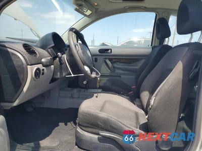 Zdjęcie 7 z 13 samochodu: 2000 VOLKSWAGEN NEW BEETLE GLS VIN:3VWCA21C3YM477882 - miniatura
