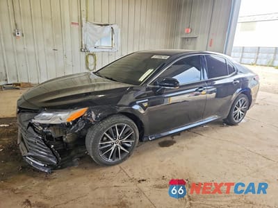 2024 TOYOTA CAMRY XLE 4T1F11BK4RU127685 - główne zdjęcie licytacji z USA - miniatura