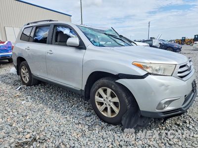 Czwarte zdjęcie samochodu z boku: 2012 TOYOTA HIGHLANDER BASE VIN:5TDBK3EH5CS093568 - miniatura