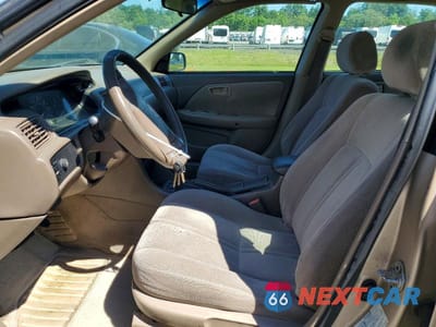 Zdjęcie 7 z 12 samochodu: 2000 TOYOTA CAMRY LE VIN:4T1BG22K5YU743252 - miniatura