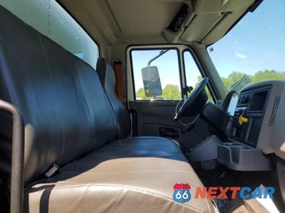 Piąte zdjęcie samochodu w środku: 2019 INTERNATIONAL 4000 4400 VIN:1HTMKTAL0KH236970 - miniatura