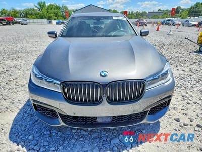 Piąte zdjęcie samochodu w środku: 2017 BMW 750 XI VIN:WBA7F2C53HG421811 - miniatura