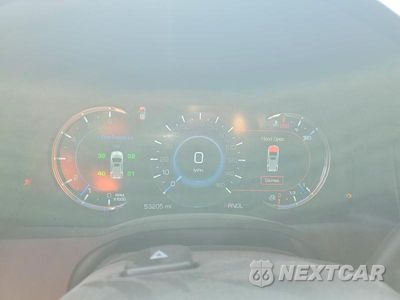 Zdjęcie 9 z 13 samochodu: 2018 CADILLAC ESCALADE LUXURY VIN:1GYS3BKJ2JR104451 - miniatura