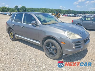 Czwarte zdjęcie samochodu z boku: 2010 PORSCHE CAYENNE VIN:WP1AA2AP0ALA00197 - miniatura