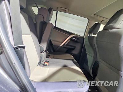 Zdjęcie 11 z 13 samochodu: 2015 TOYOTA RAV4 XLE VIN:JTMRFREV3FD134436 - miniatura
